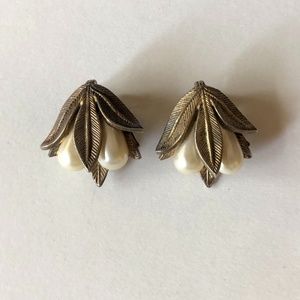 Vintage Tortolani clip earrings